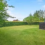 Beautiful In With Kitchen Holiday home