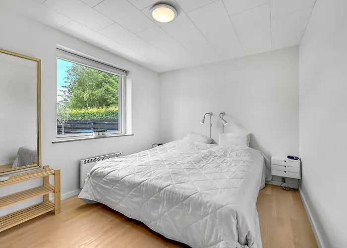 Beautiful In With Kitchen *